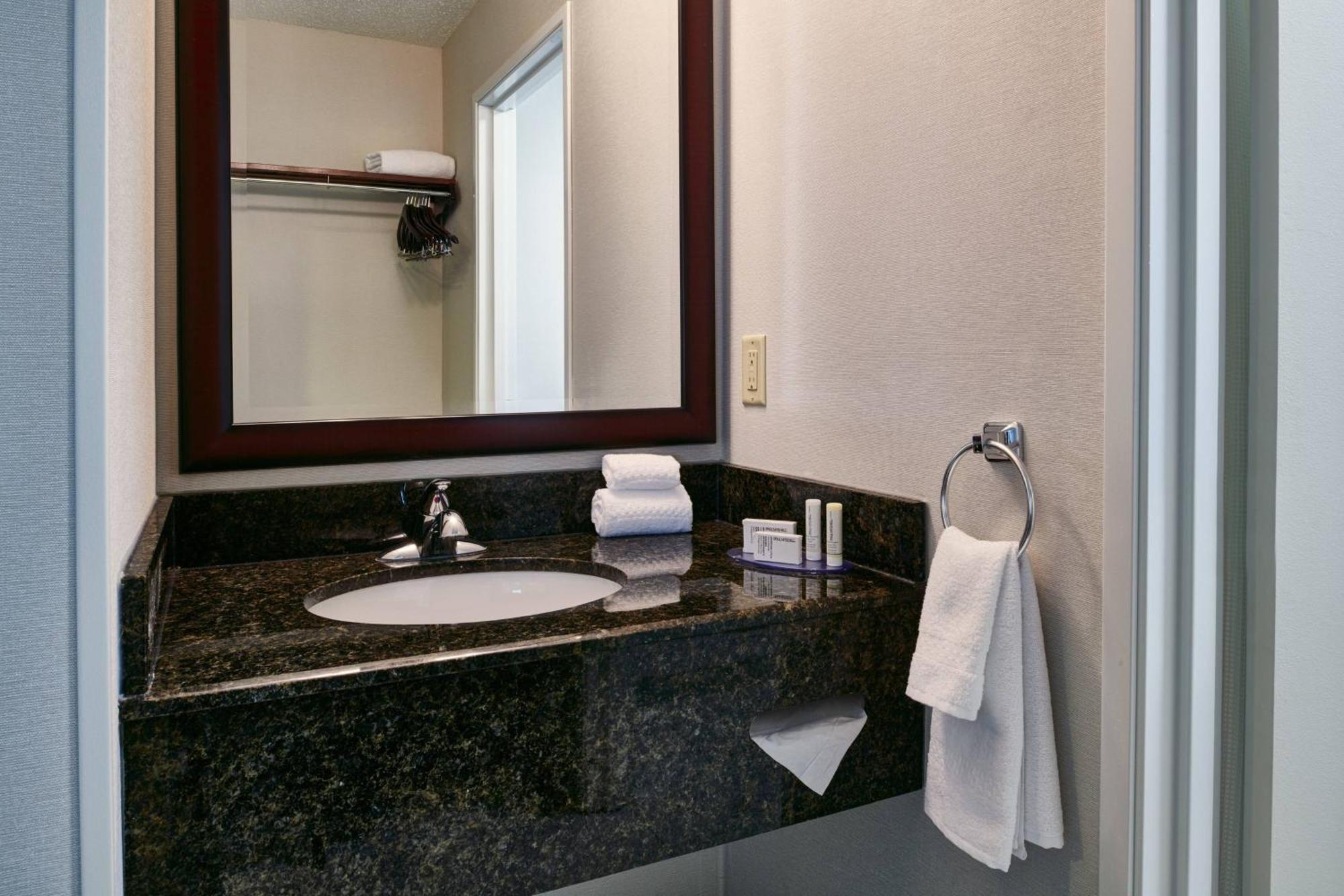 Fairfield Inn & Suites Detroit Livonia Dış mekan fotoğraf